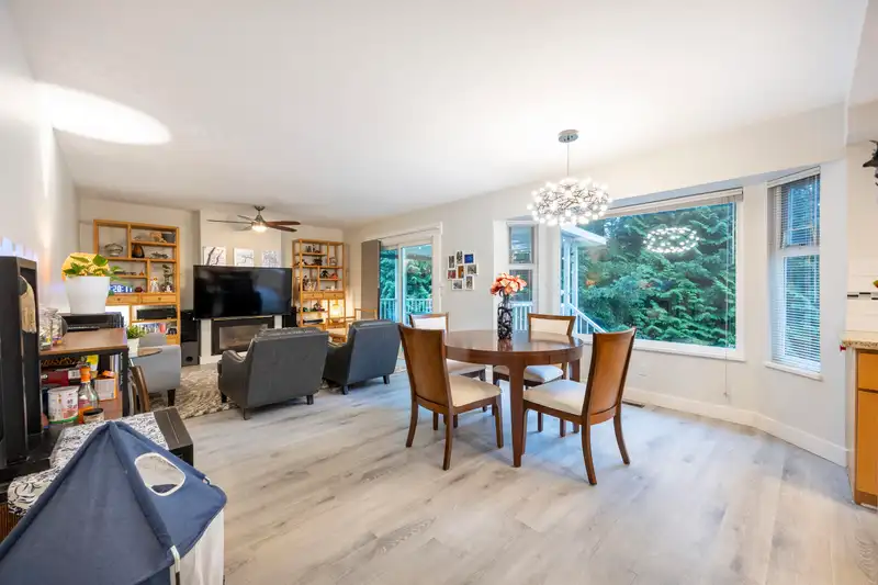 1590 PLATEAU CRESCENT - photo 3 of 39