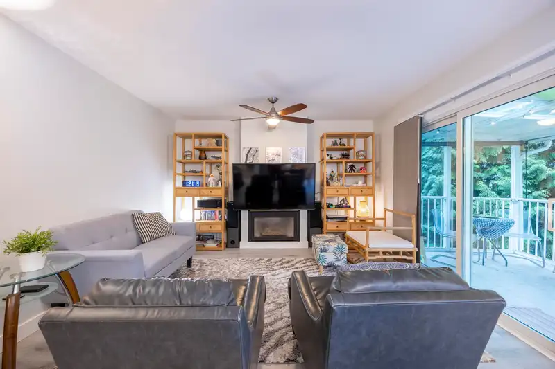 1590 PLATEAU CRESCENT - photo 4 of 39