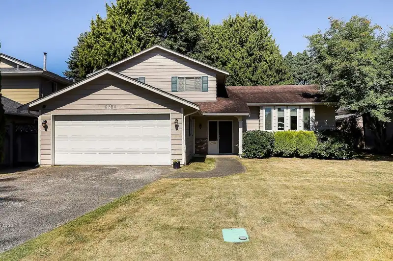 6280 YEATS CRESCENT - photo 1 of 29