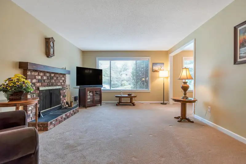 26628 28B STREET - photo 4 of 33