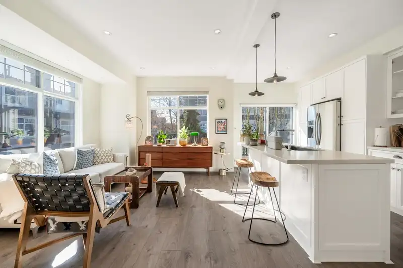 18 6888 ROBSON DRIVE - photo 4 of 16