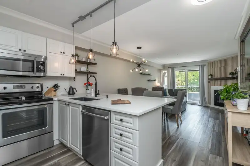 101 20896 57 AVENUE - photo 1 of 24