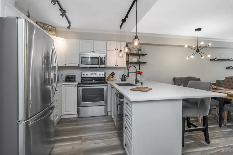 101 20896 57 AVENUE - photo 3 of 24