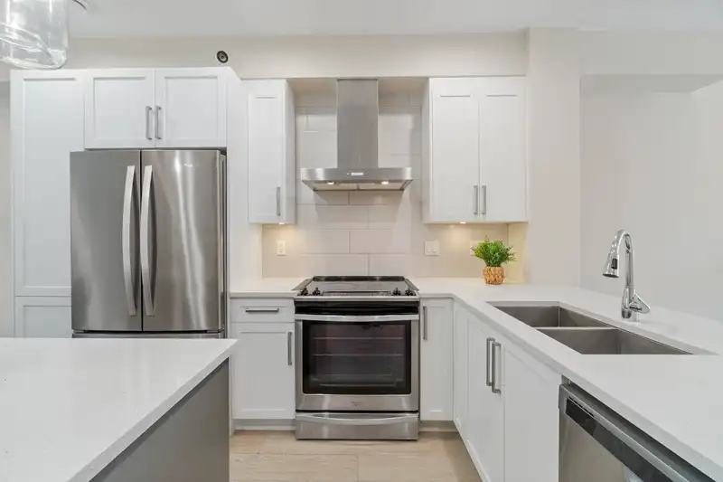 110 20498 82 AVENUE - photo 4 of 19