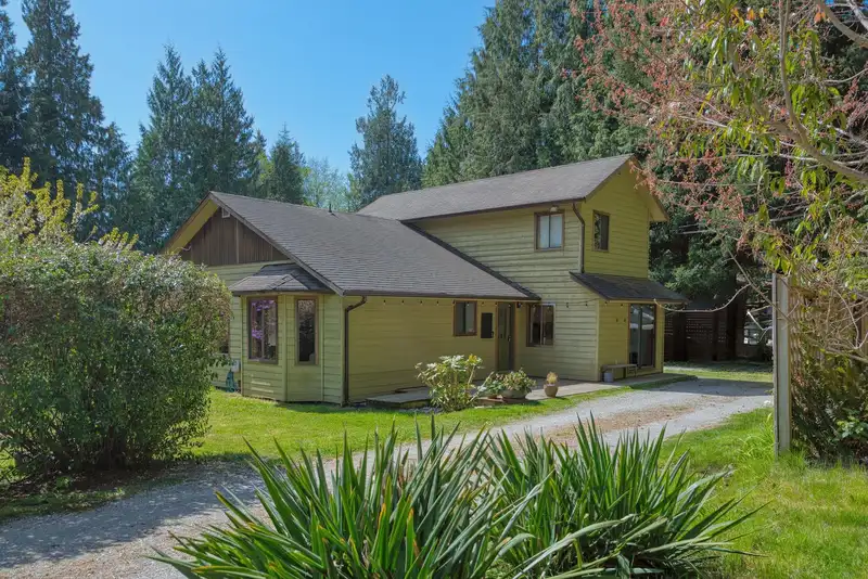 1479 PARK AVENUE - photo 1 of 38