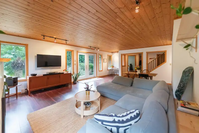 1479 PARK AVENUE - photo 4 of 38