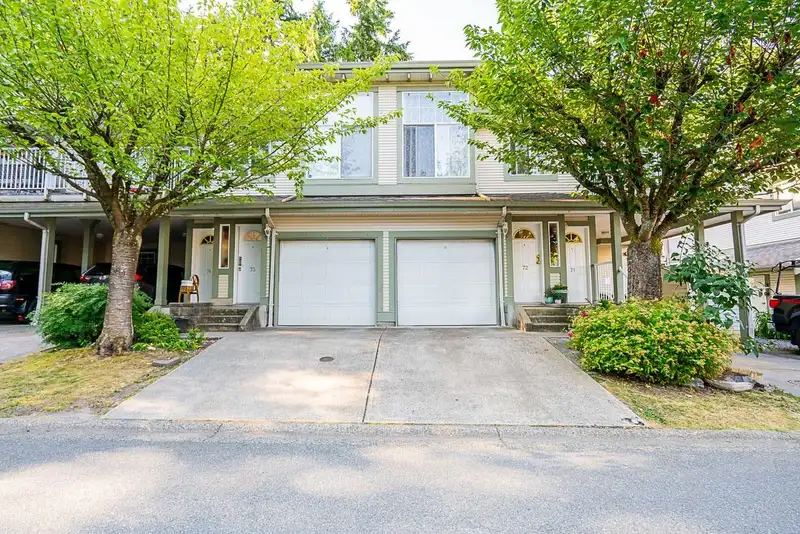 72 8892 208 STREET - photo 2 of 31