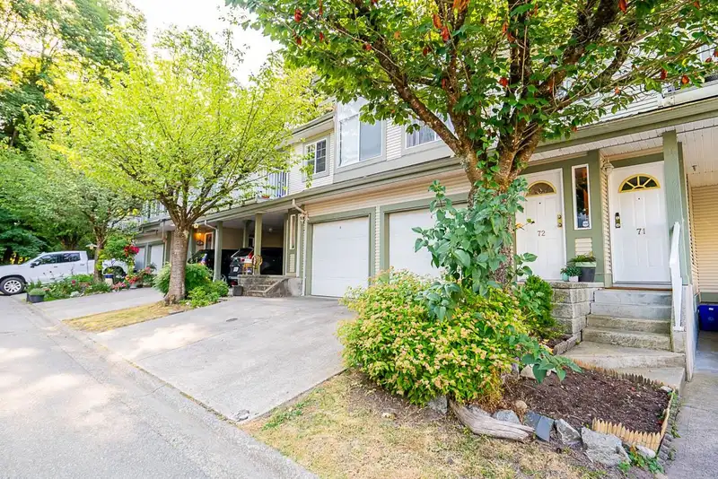 72 8892 208 STREET - photo 4 of 31