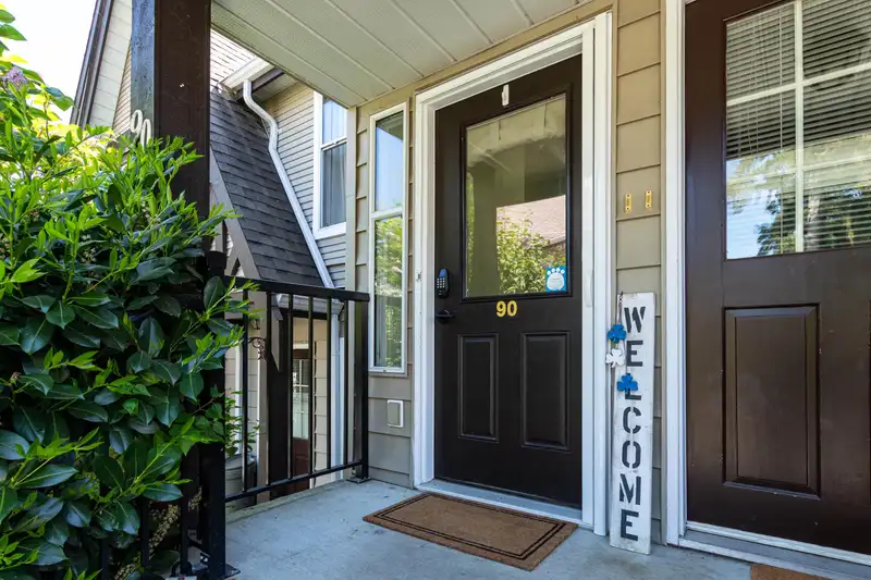 90 12099 237TH STREET - photo 1 of 33