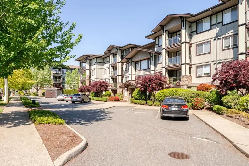 305 2038 SANDALWOOD CRESCENT - photo 1 of 40
