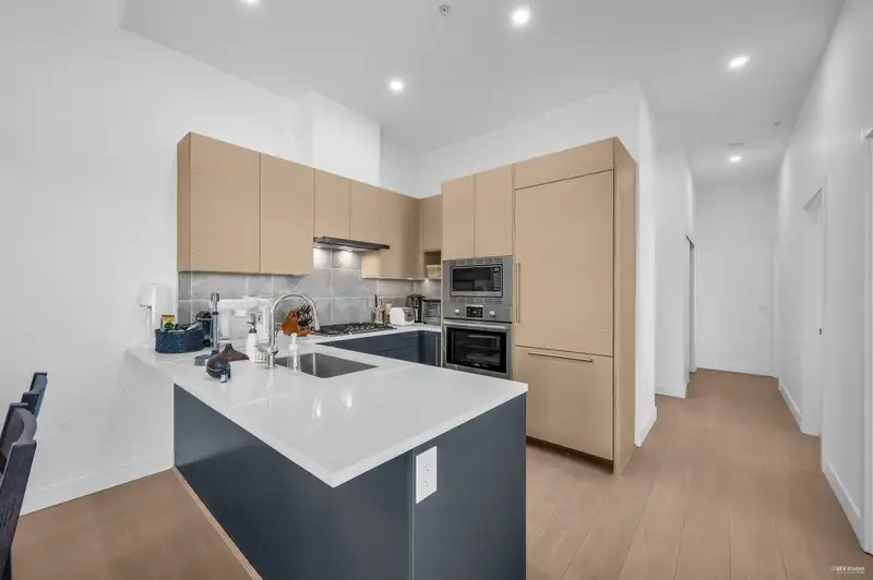 602 8888 OSLER STREET - photo 4 of 27