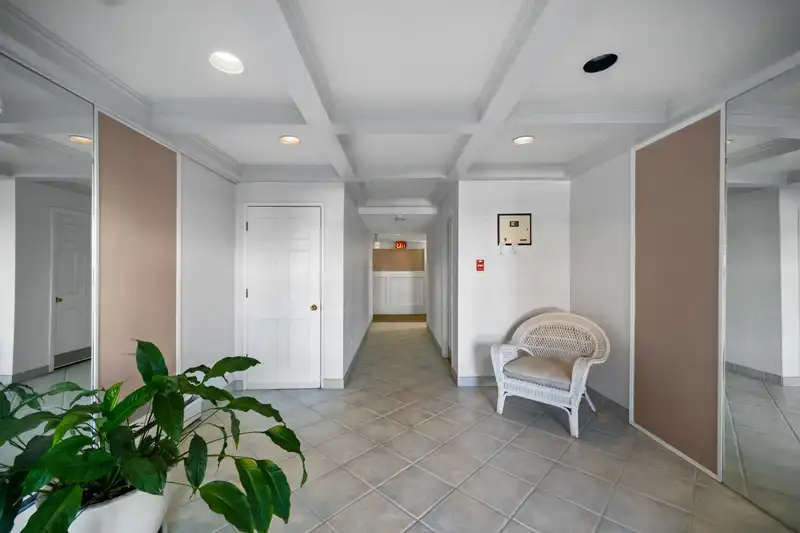 202 1066 W 13TH AVENUE - photo 3 of 25