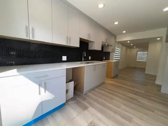 20309 LORNE AVENUE - photo 2 of 30