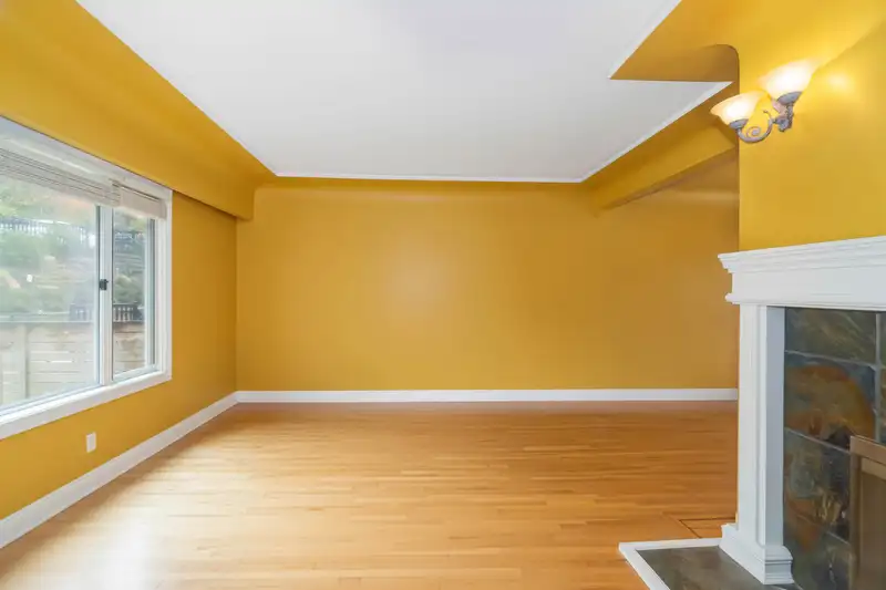 4037 NITHSDALE STREET - photo 4 of 40