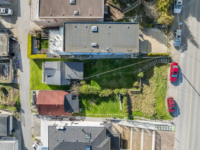 15412 COLUMBIA AVENUE - photo 4 of 14