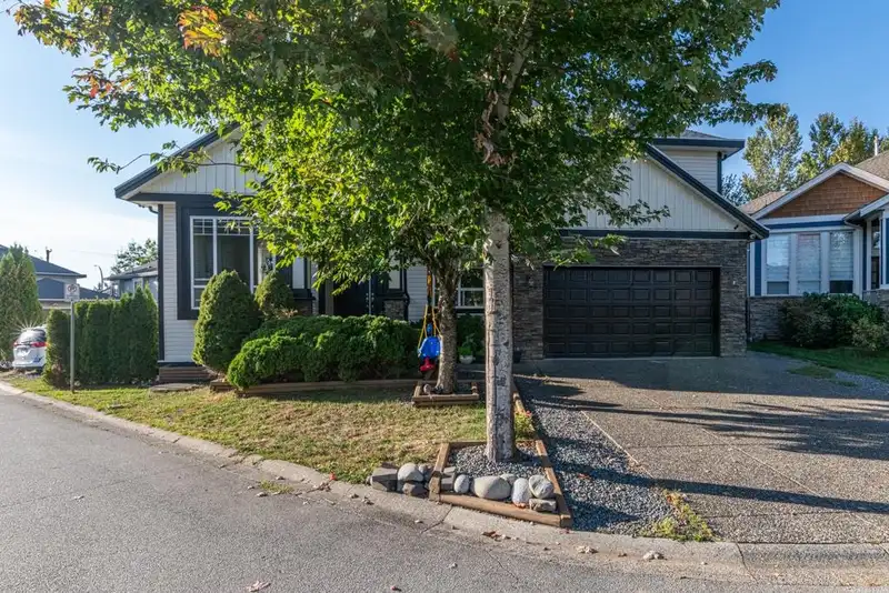 27733 SIGNAL COURT - photo 2 of 38
