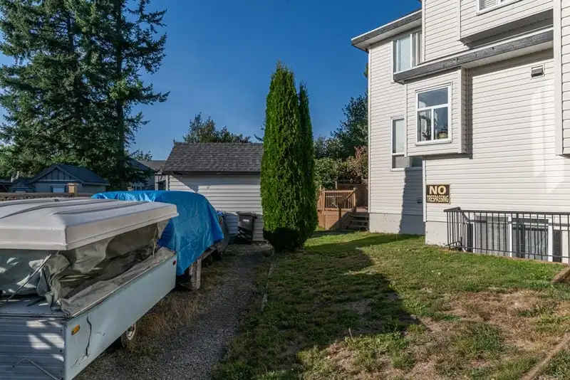 27733 SIGNAL COURT - photo 4 of 38