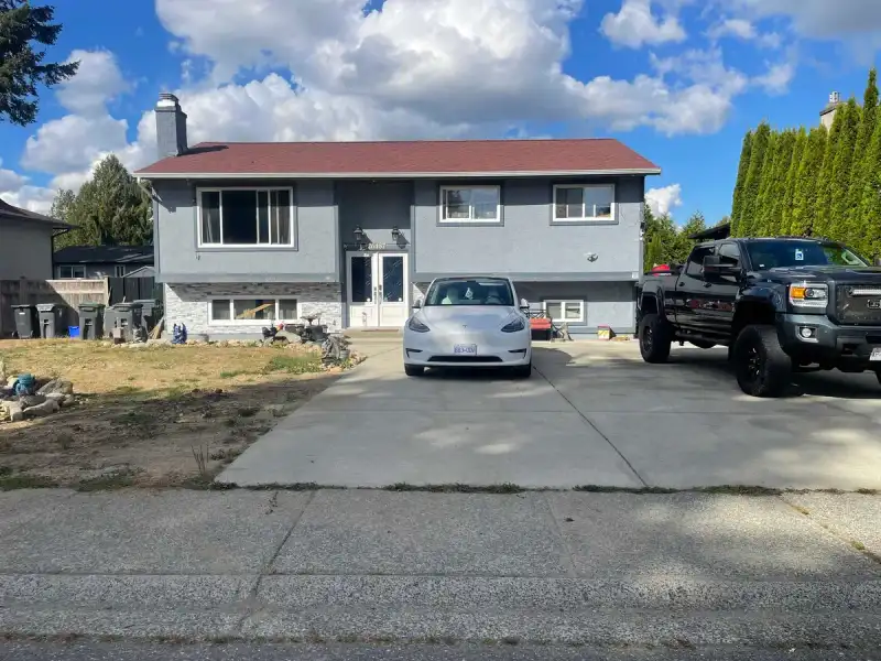 26487 30 AVENUE - photo 1 of 28