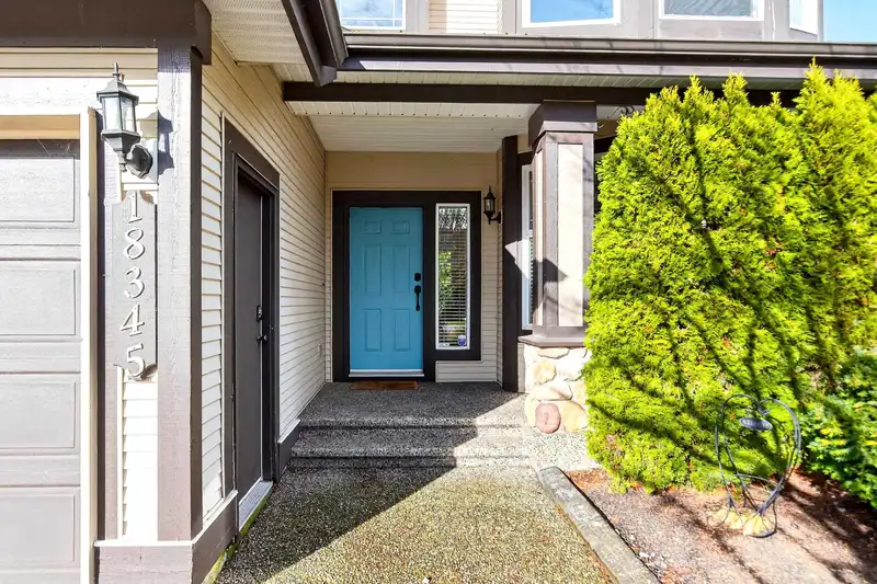 18345 66 AVENUE - photo 3 of 36
