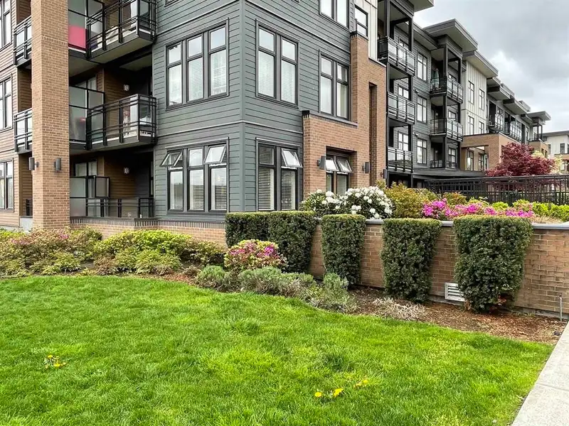 102 20078 FRASER HIGHWAY - photo 1 of 28