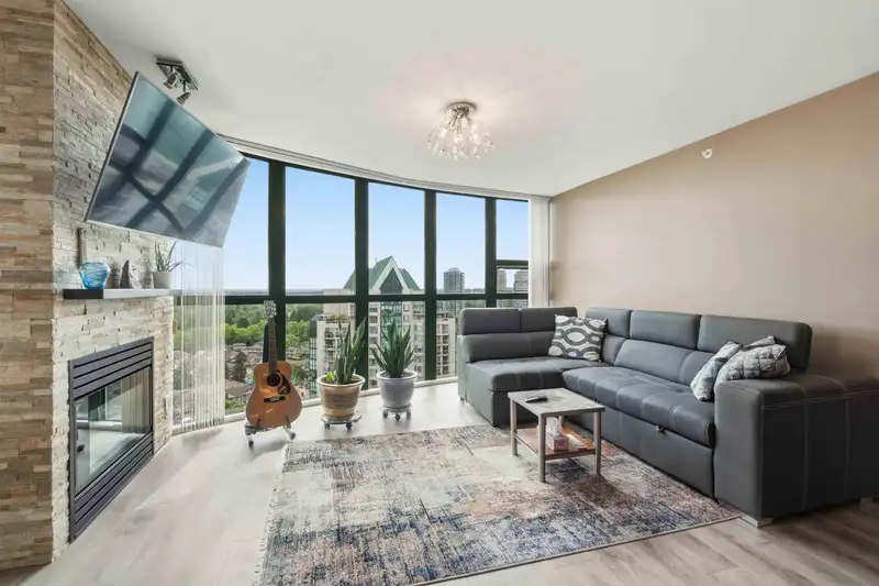 1903 1199 EASTWOOD STREET - photo 4 of 37