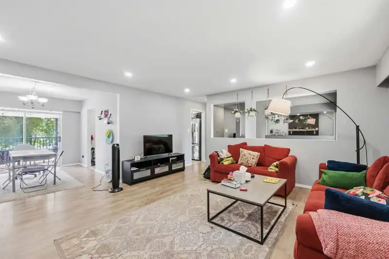 19536 118B AVENUE - photo 3 of 36
