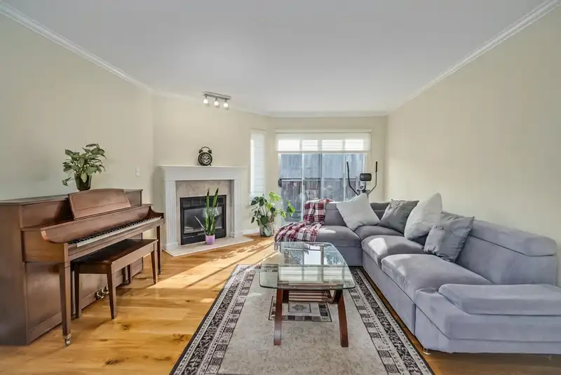 410 6866 NICHOLSON ROAD - photo 4 of 35