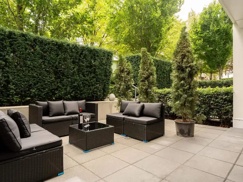 2 1777 W 7TH AVENUE - photo 3 of 32