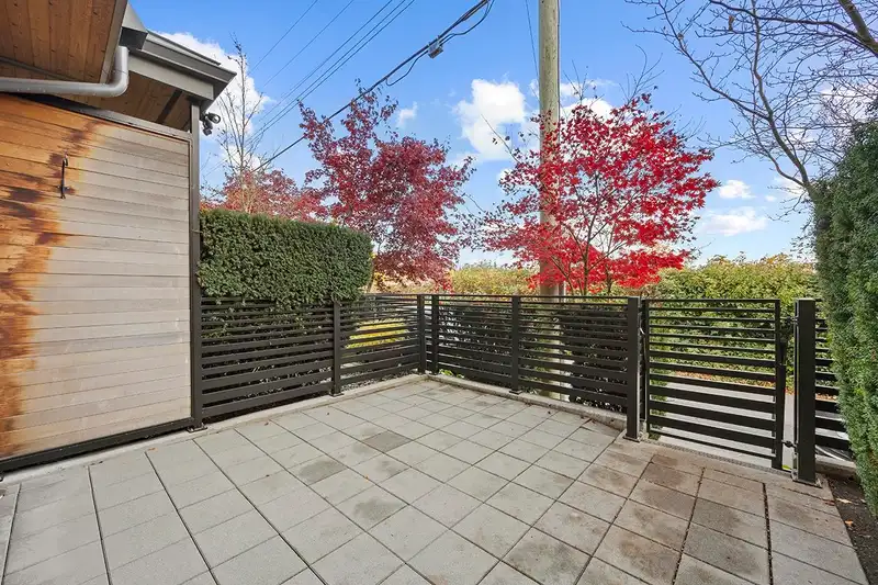 5522 OAK STREET - photo 1 of 30