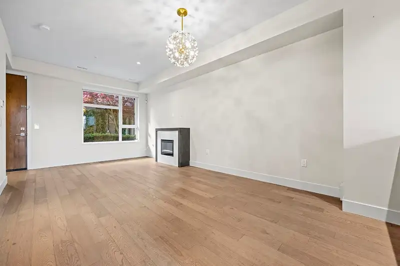 5522 OAK STREET - photo 4 of 30