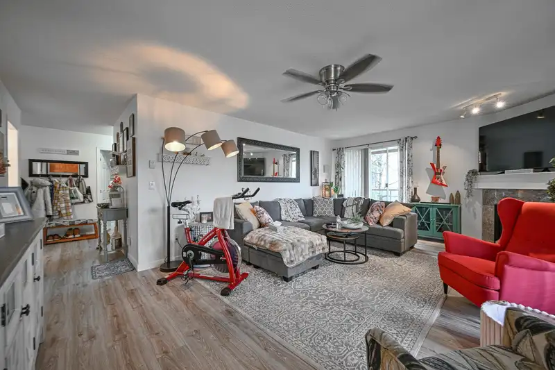 204 14998 101A AVENUE - photo 3 of 13