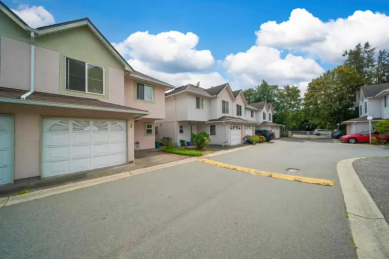 38 10080 KILBY DRIVE - photo 4 of 31