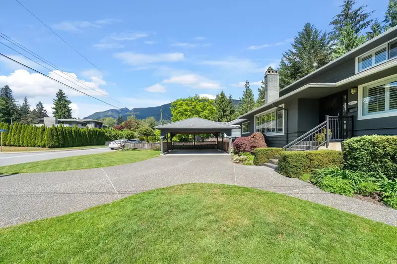 4368 ARUNDEL ROAD - photo 4 of 31