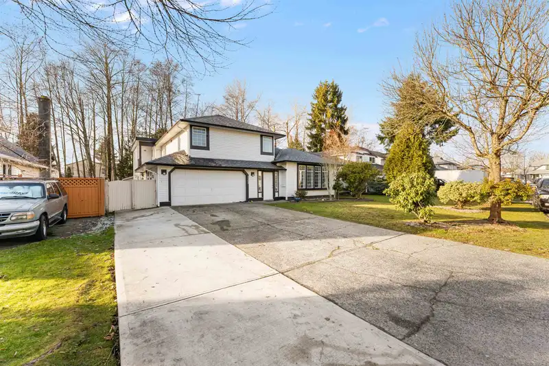 7309 123 STREET - photo 1 of 23