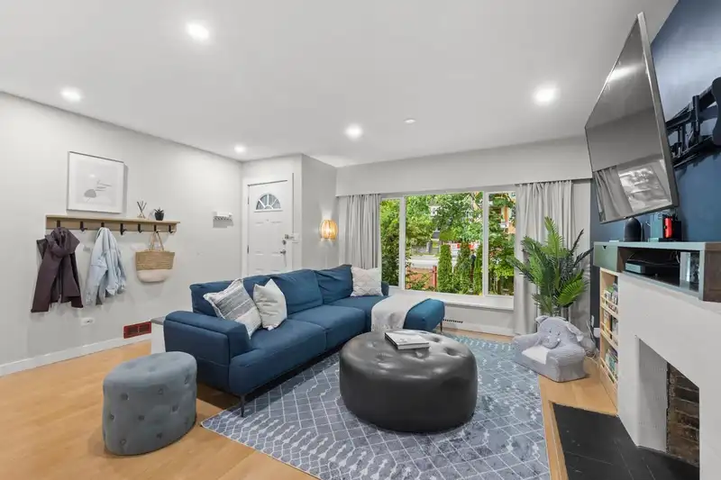 2036 E BROADWAY - photo 1 of 40