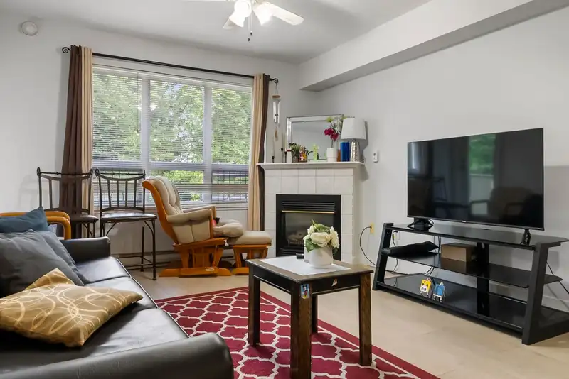 310 14377 103 AVENUE - photo 2 of 27