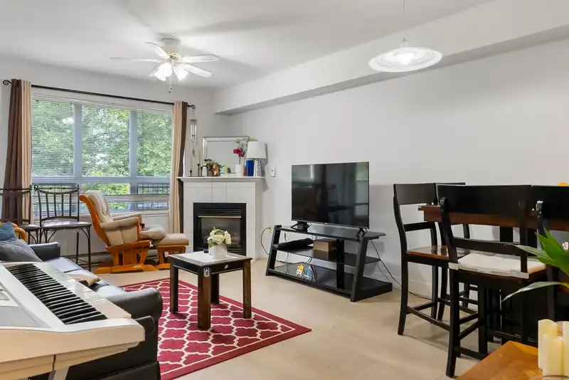 310 14377 103 AVENUE - photo 4 of 27