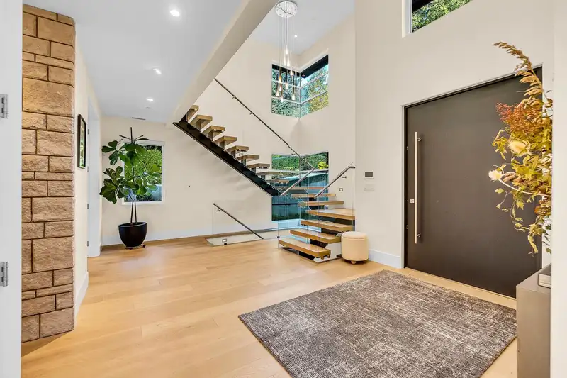 5141 SARITA AVENUE - photo 1 of 40