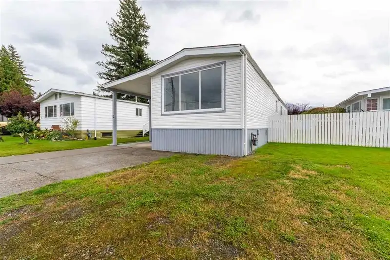 52 6338 VEDDER ROAD - photo 3 of 25