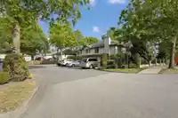 10 8388 158 STREET - thumbnail 2