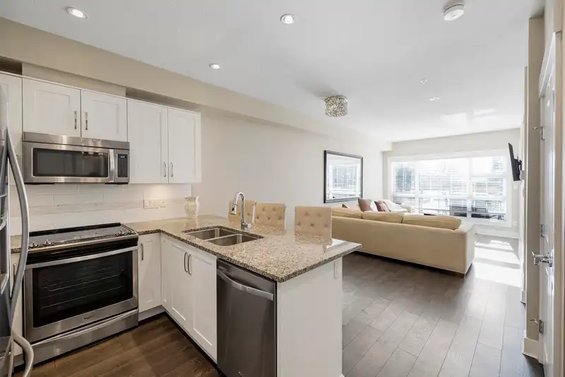 222 20728 WILLOUGHBY TOWN CENTRE DRIVE - photo 1 of 27