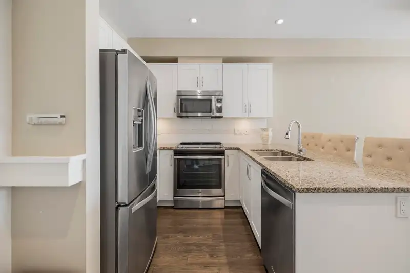 222 20728 WILLOUGHBY TOWN CENTRE DRIVE - photo 2 of 27