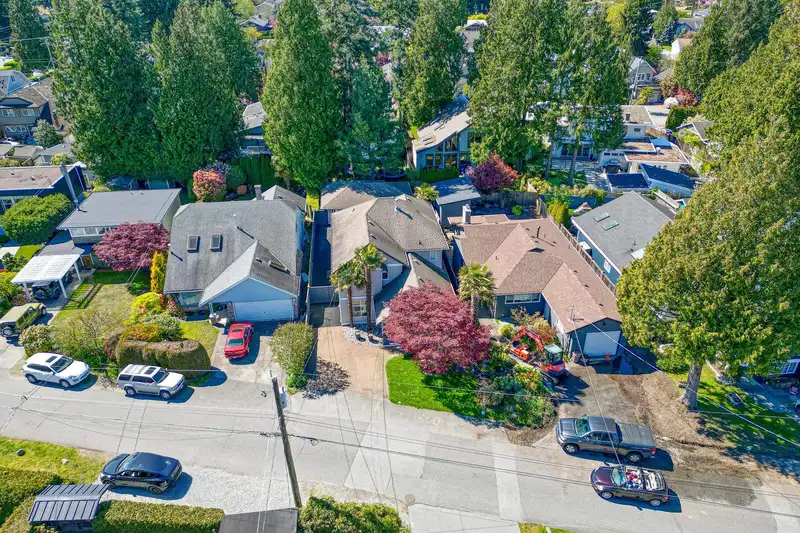 1655 BRAID ROAD - photo 2 of 39