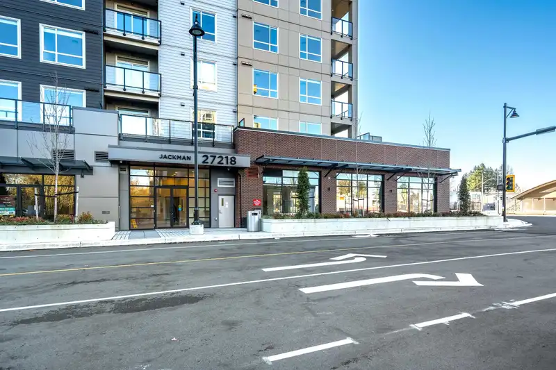 404 27218 ALDERGROVE TOWN CENTRE DRIVE - photo 4 of 40