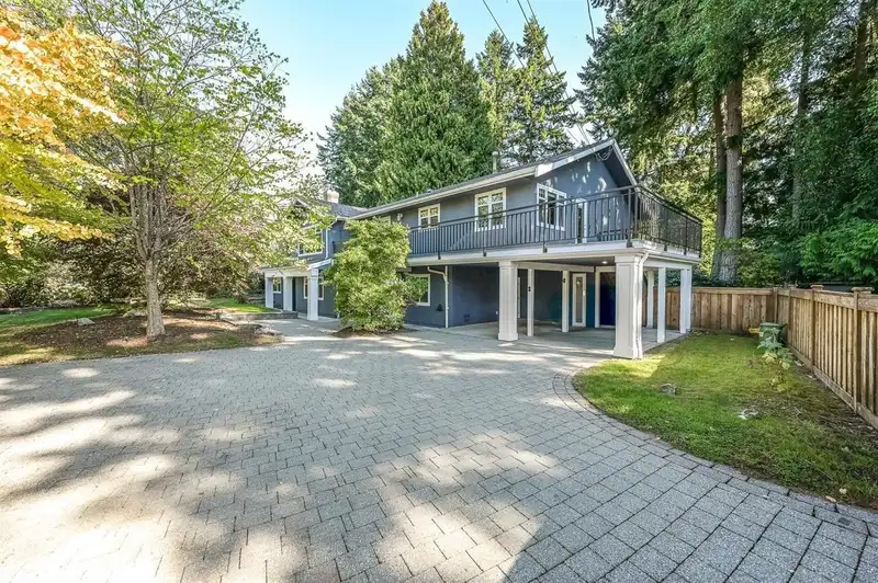 1020 PACIFIC PLACE - photo 2 of 33