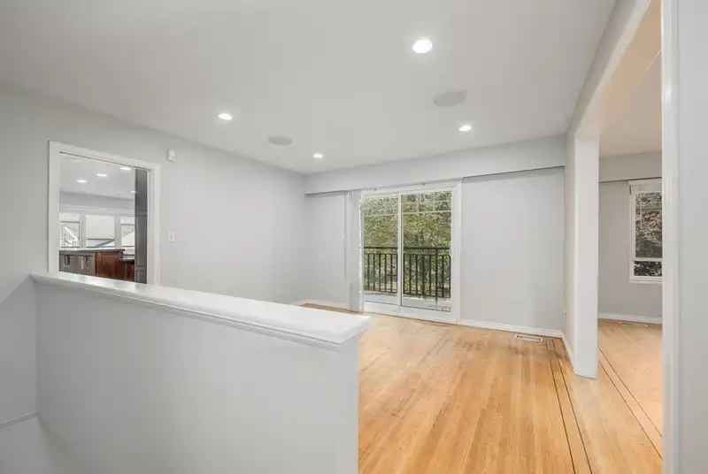 1020 PACIFIC PLACE - photo 3 of 33