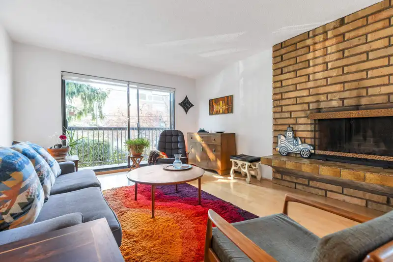 204 1515 E 5TH AVENUE - photo 1 of 19