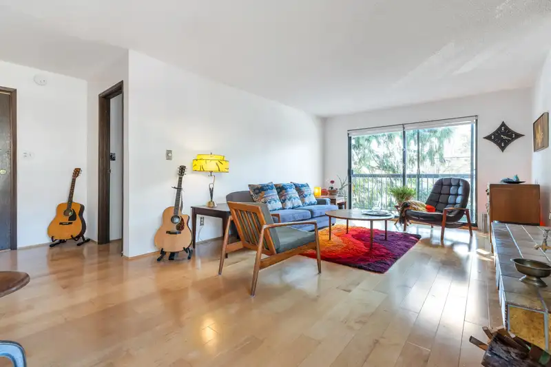 204 1515 E 5TH AVENUE - photo 2 of 19