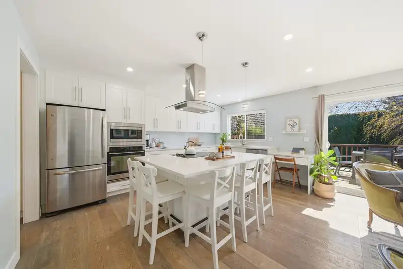 931 OLD LILLOOET ROAD - photo 3 of 39