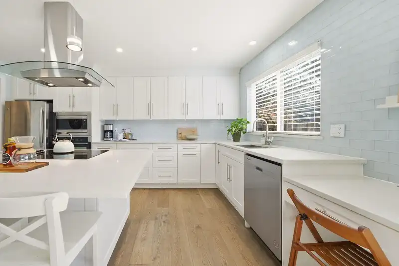 931 OLD LILLOOET ROAD - photo 4 of 39